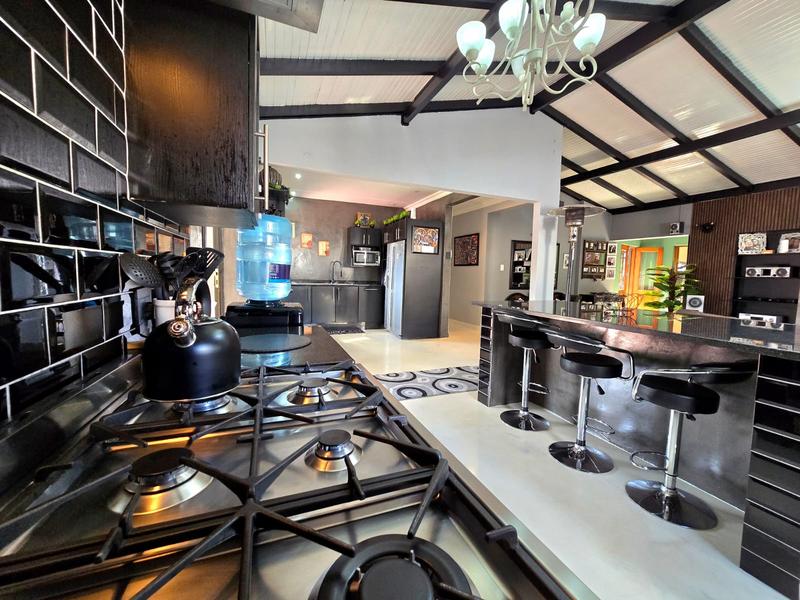 5 Bedroom Property for Sale in Raceview Gauteng