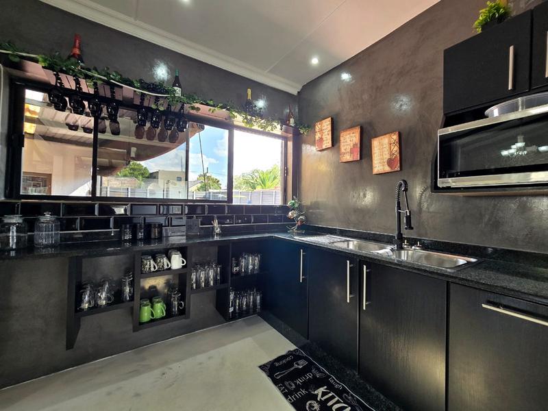 5 Bedroom Property for Sale in Raceview Gauteng