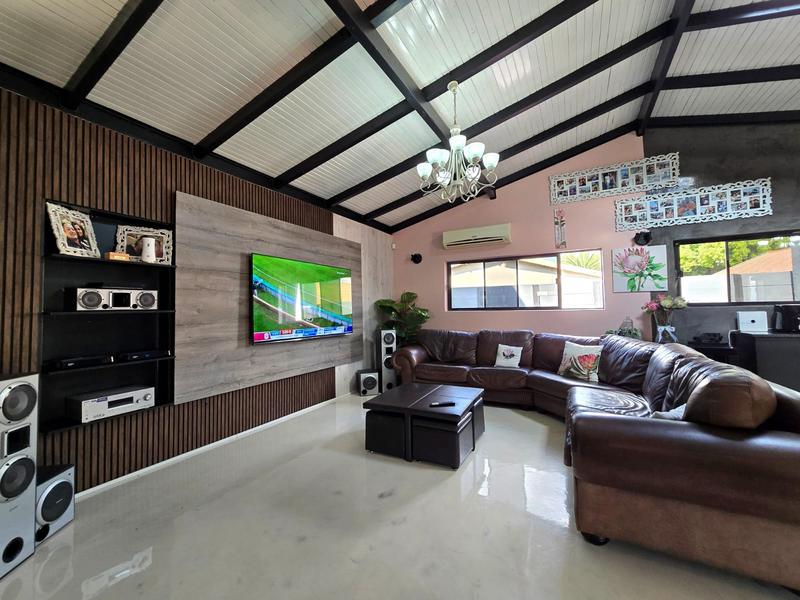 5 Bedroom Property for Sale in Raceview Gauteng