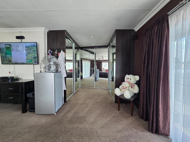 5 Bedroom Property for Sale in Raceview Gauteng