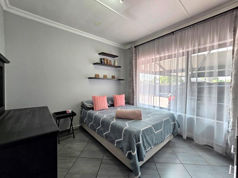 5 Bedroom Property for Sale in Raceview Gauteng
