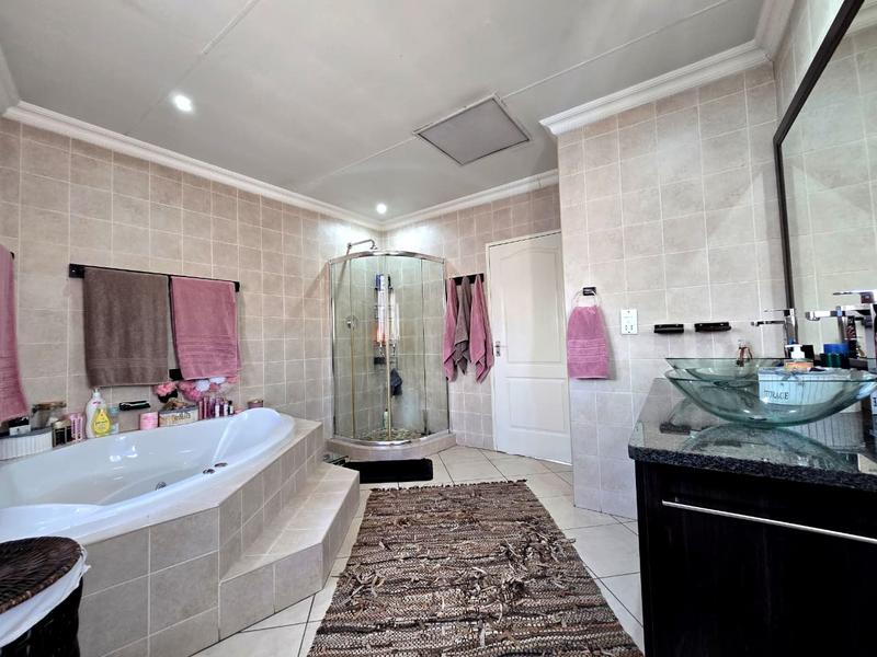 5 Bedroom Property for Sale in Raceview Gauteng