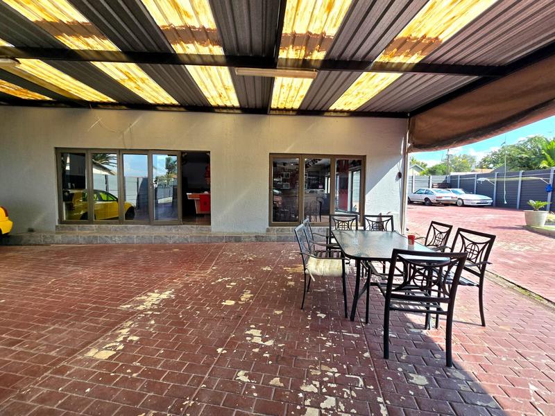 5 Bedroom Property for Sale in Raceview Gauteng