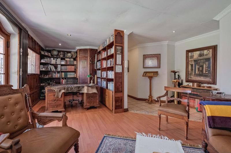 5 Bedroom Property for Sale in Rooihuiskraal Gauteng