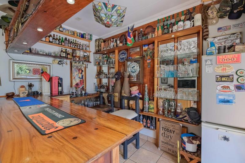 5 Bedroom Property for Sale in Rooihuiskraal Gauteng