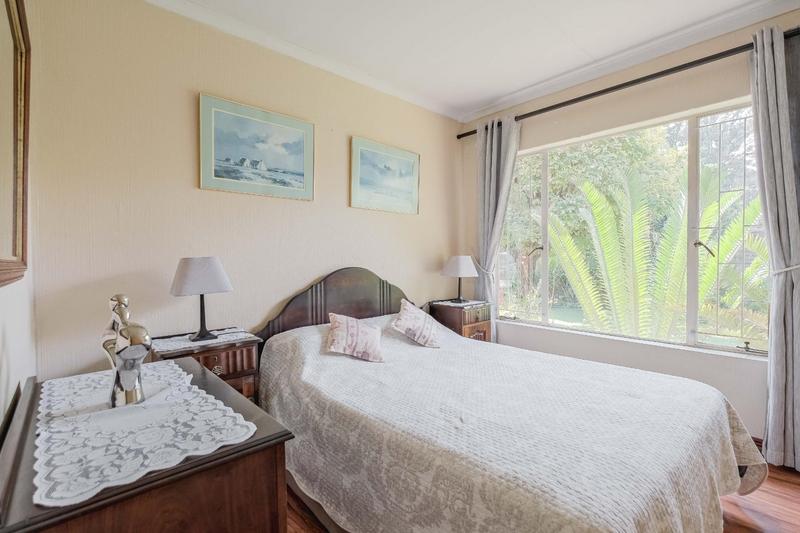 5 Bedroom Property for Sale in Rooihuiskraal Gauteng