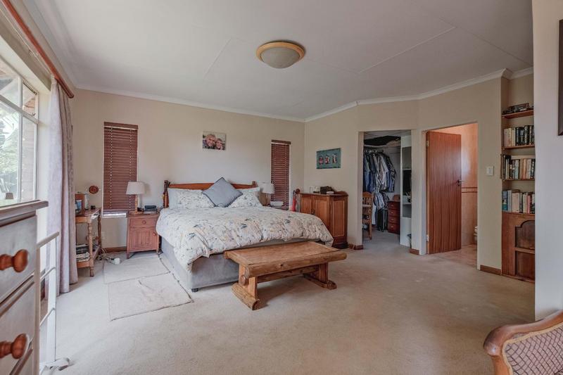 5 Bedroom Property for Sale in Rooihuiskraal Gauteng