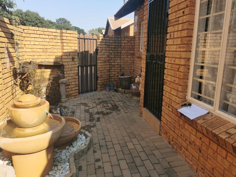 2 Bedroom Property for Sale in Montana Gauteng