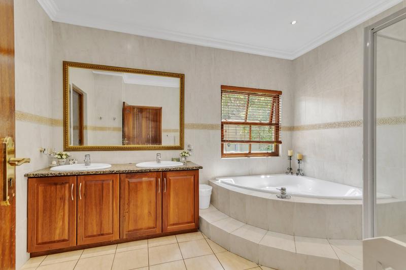 To Let 4 Bedroom Property for Rent in Dainfern Golf Estate Gauteng