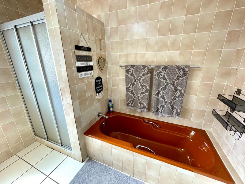 4 Bedroom Property for Sale in Noordkruin Gauteng