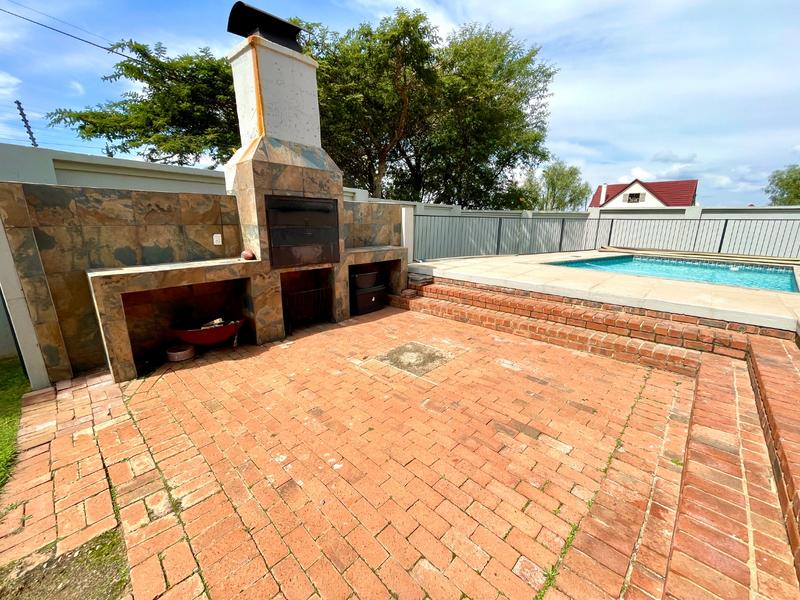 4 Bedroom Property for Sale in Noordkruin Gauteng