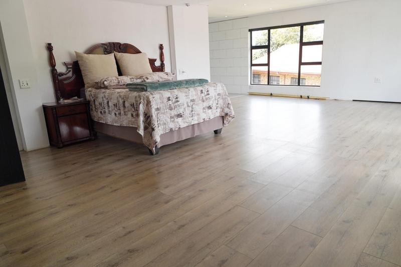 5 Bedroom Property for Sale in Dawn Park Gauteng