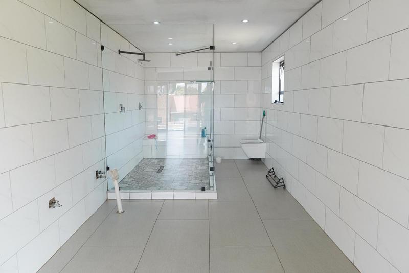 5 Bedroom Property for Sale in Dawn Park Gauteng