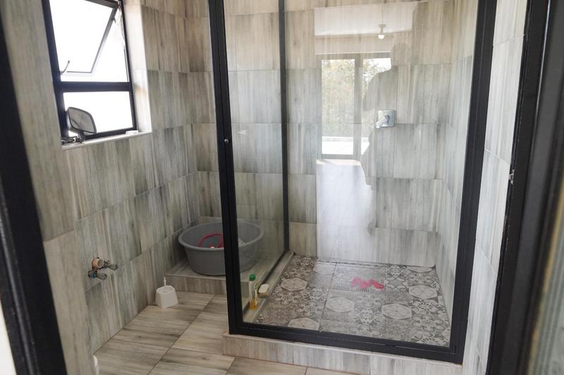 5 Bedroom Property for Sale in Dawn Park Gauteng