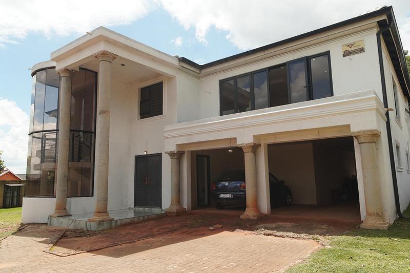 5 Bedroom Property for Sale in Dawn Park Gauteng