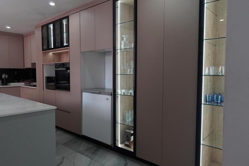5 Bedroom Property for Sale in Dawn Park Gauteng