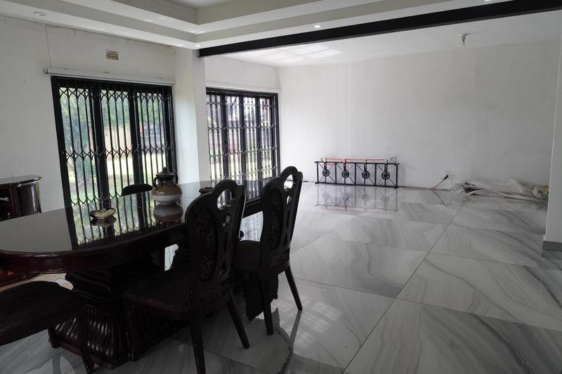 5 Bedroom Property for Sale in Dawn Park Gauteng
