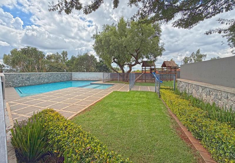 3 Bedroom Property for Sale in Pinehaven Gauteng