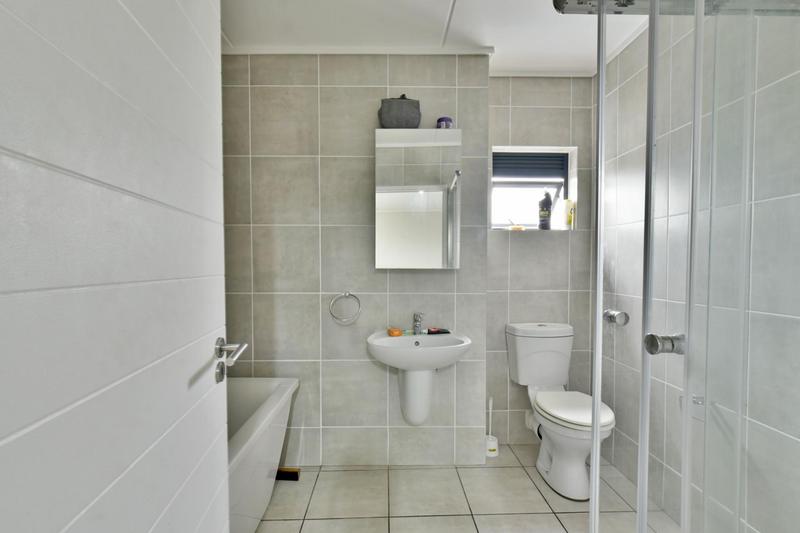 1 Bedroom Property for Sale in Linbro Park Gauteng