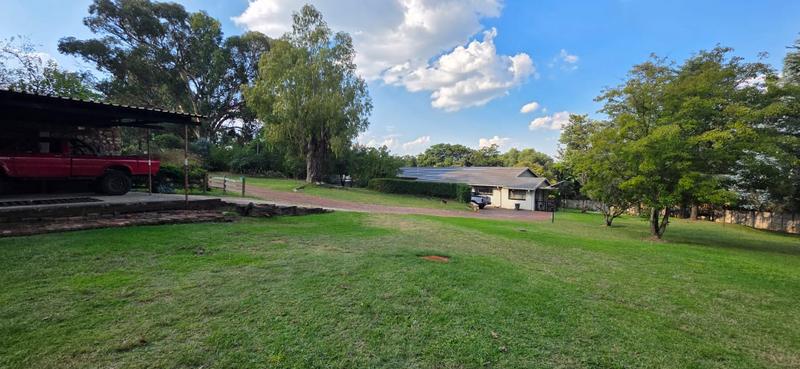 5 Bedroom Property for Sale in Zonnehoewe A H Gauteng