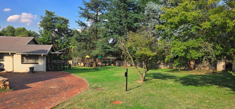 5 Bedroom Property for Sale in Zonnehoewe A H Gauteng
