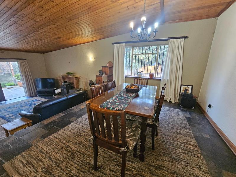 5 Bedroom Property for Sale in Zonnehoewe A H Gauteng