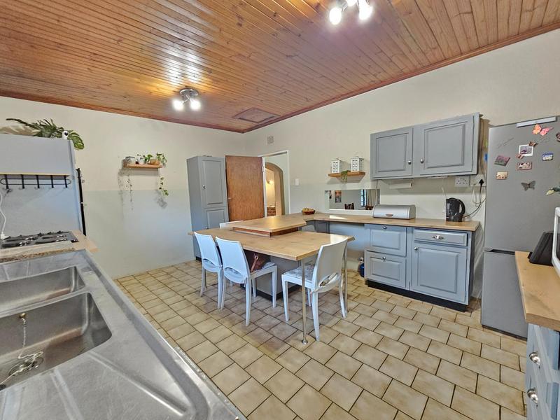 5 Bedroom Property for Sale in Zonnehoewe A H Gauteng