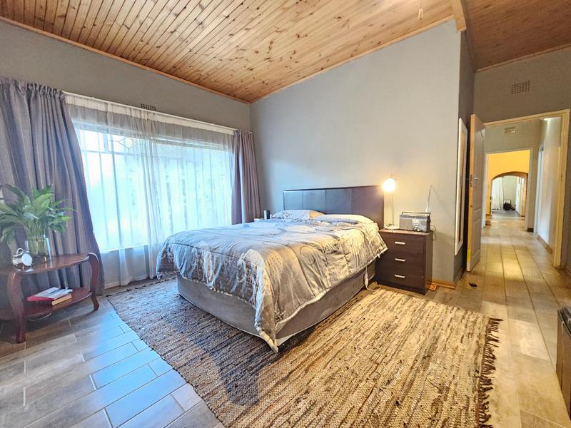 5 Bedroom Property for Sale in Zonnehoewe A H Gauteng