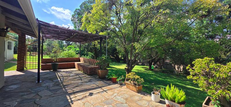 5 Bedroom Property for Sale in Zonnehoewe A H Gauteng