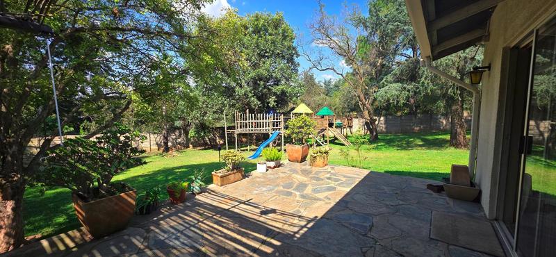 5 Bedroom Property for Sale in Zonnehoewe A H Gauteng