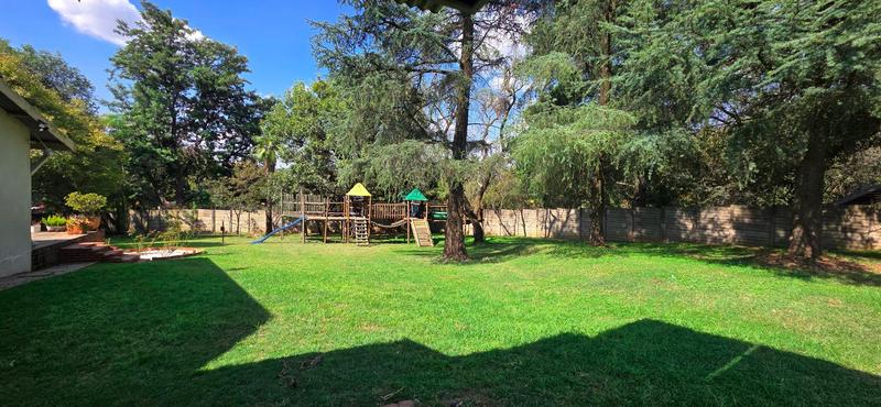 5 Bedroom Property for Sale in Zonnehoewe A H Gauteng