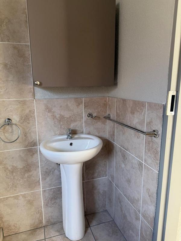 To Let 2 Bedroom Property for Rent in Ravenswood Gauteng