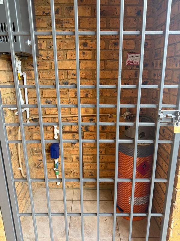 To Let 2 Bedroom Property for Rent in Ravenswood Gauteng