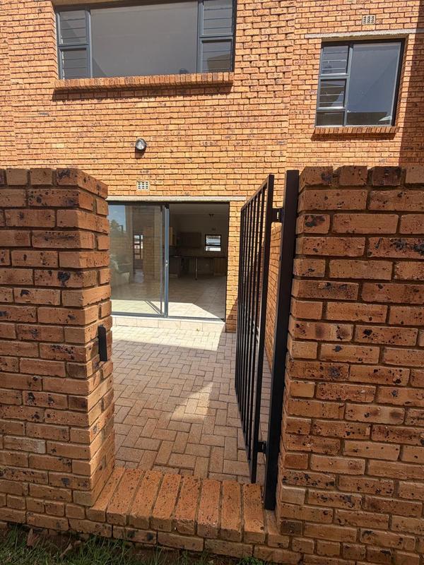 To Let 2 Bedroom Property for Rent in Ravenswood Gauteng