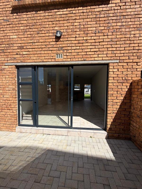 To Let 2 Bedroom Property for Rent in Ravenswood Gauteng