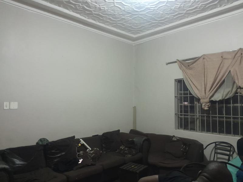 6 Bedroom Property for Sale in Bezuidenhout Valley Gauteng