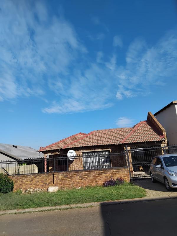 To Let 3 Bedroom Property for Rent in Vosloorus Gauteng