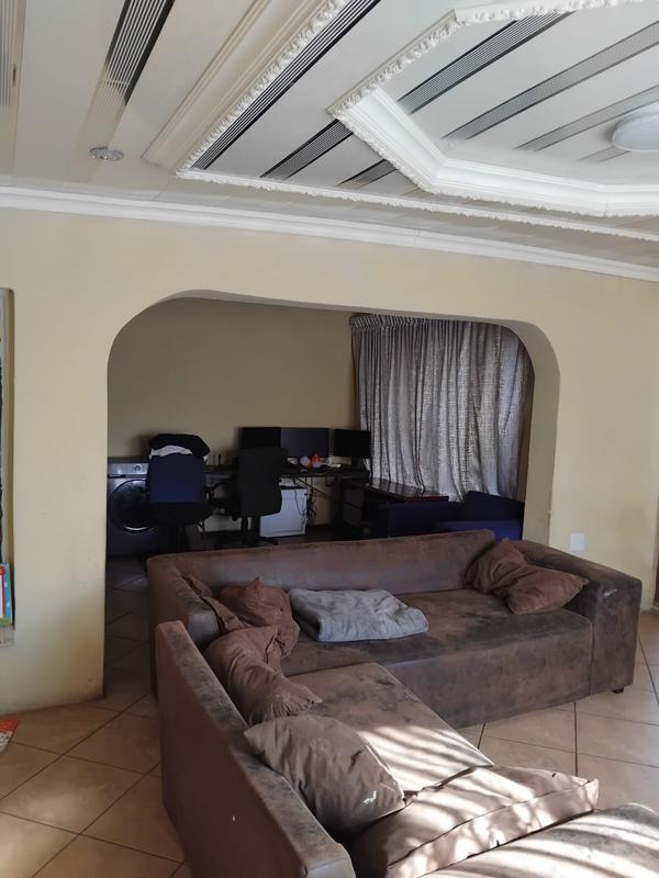 To Let 3 Bedroom Property for Rent in Vosloorus Gauteng