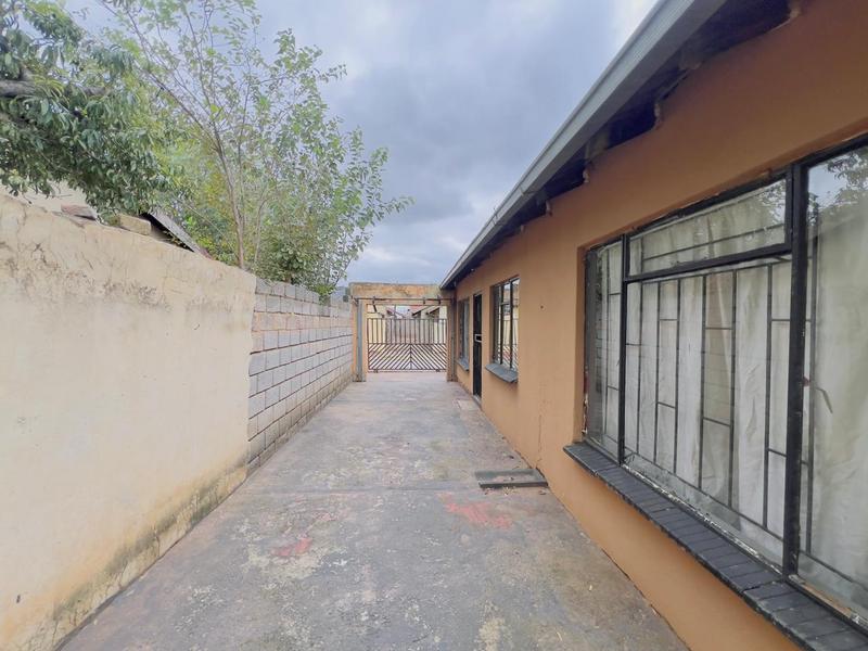 3 Bedroom Property for Sale in Protea Glen Gauteng