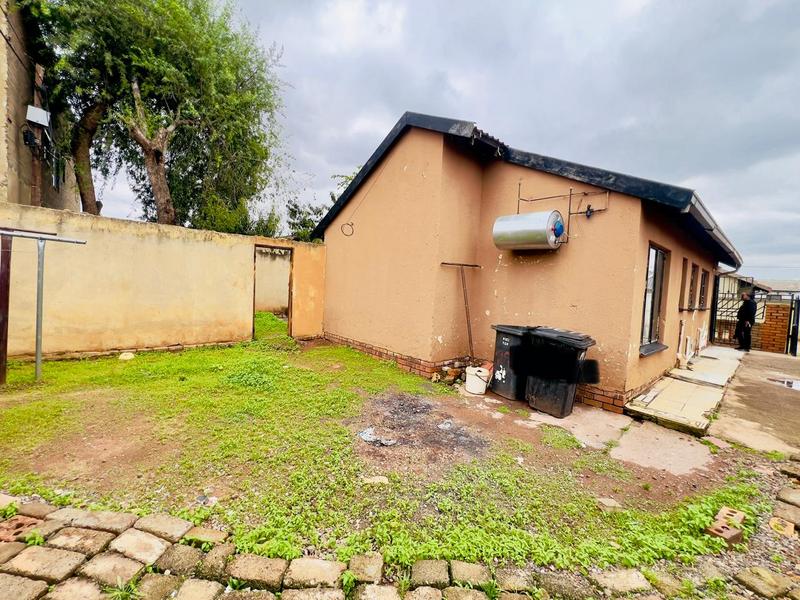 3 Bedroom Property for Sale in Protea Glen Gauteng