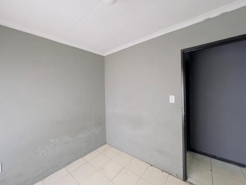 3 Bedroom Property for Sale in Protea Glen Gauteng