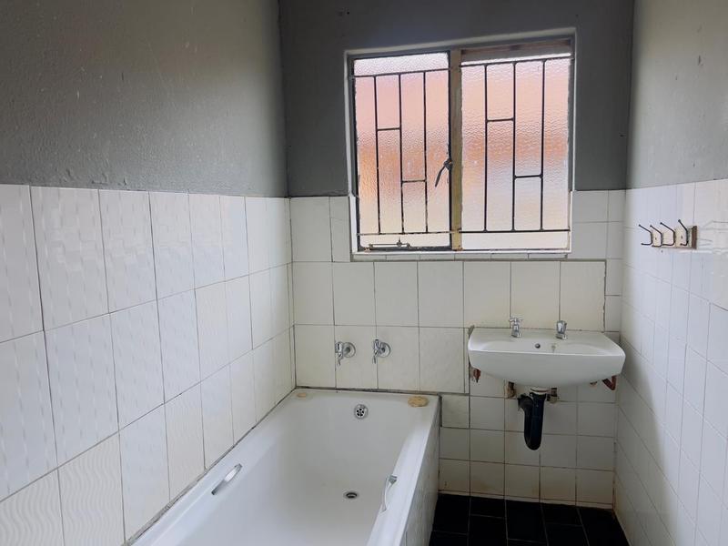 3 Bedroom Property for Sale in Protea Glen Gauteng