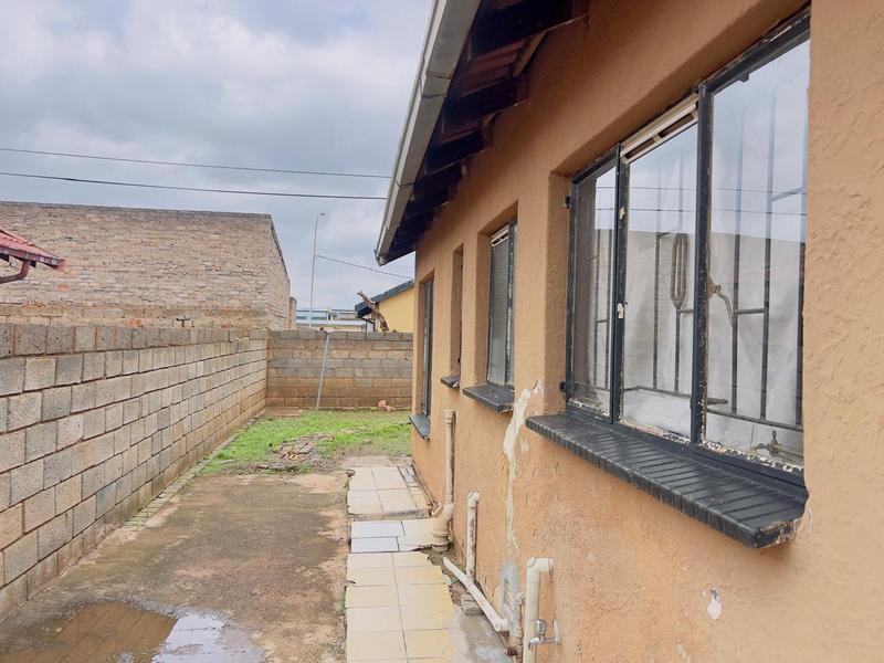 3 Bedroom Property for Sale in Protea Glen Gauteng