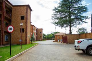To Let 3 Bedroom Property for Rent in Groblerpark Gauteng