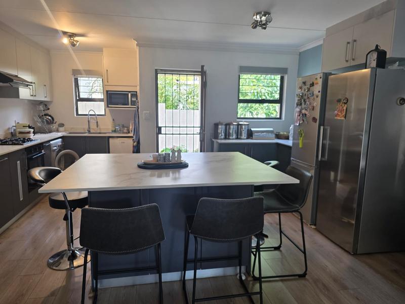 4 Bedroom Property for Sale in Sunninghill Gauteng