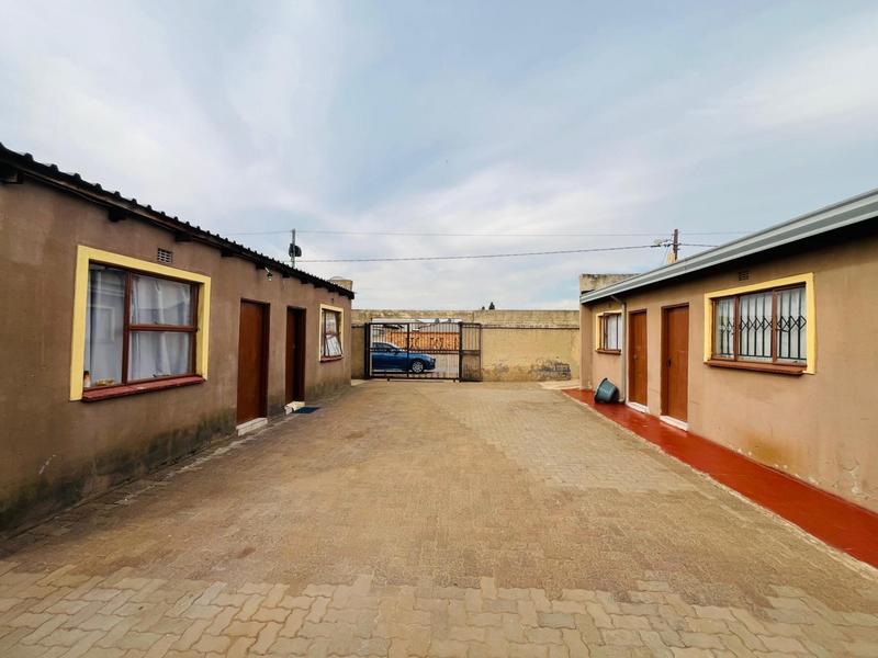 10 Bedroom Property for Sale in Buhle Park Gauteng