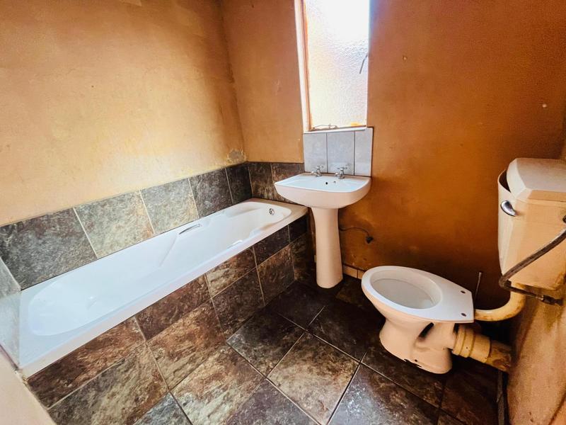 10 Bedroom Property for Sale in Buhle Park Gauteng