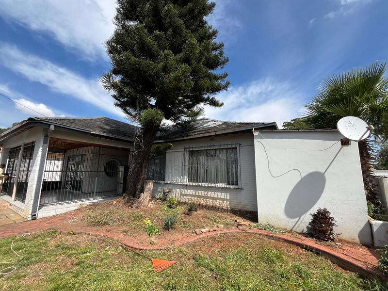 7 Bedroom Property for Sale in Orange Grove Gauteng