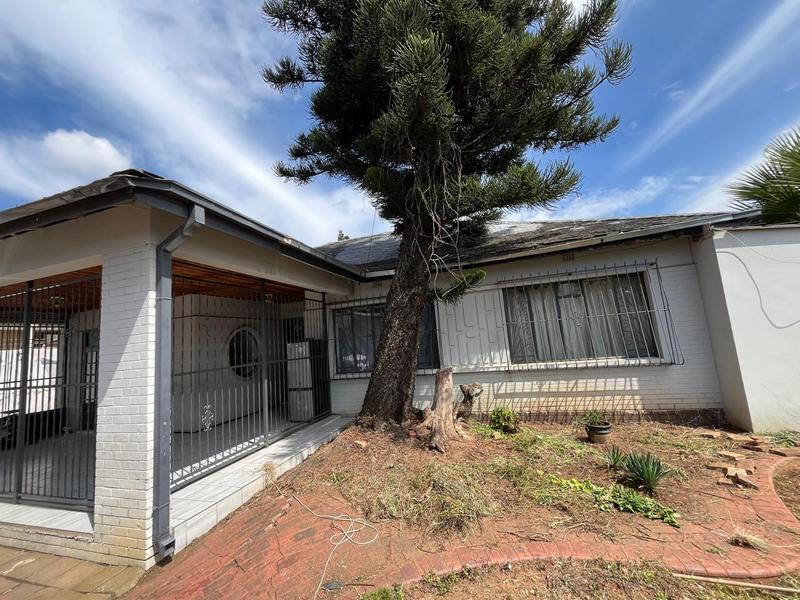 7 Bedroom Property for Sale in Orange Grove Gauteng