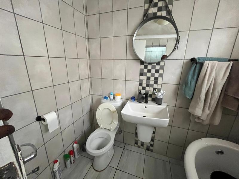 7 Bedroom Property for Sale in Orange Grove Gauteng